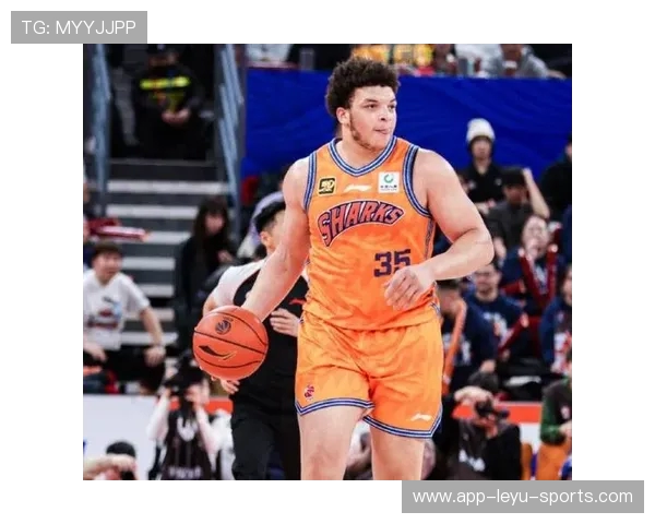 从 NBA320 万到 CBA160 万！洛夫顿续约上海创生涯薪资新高